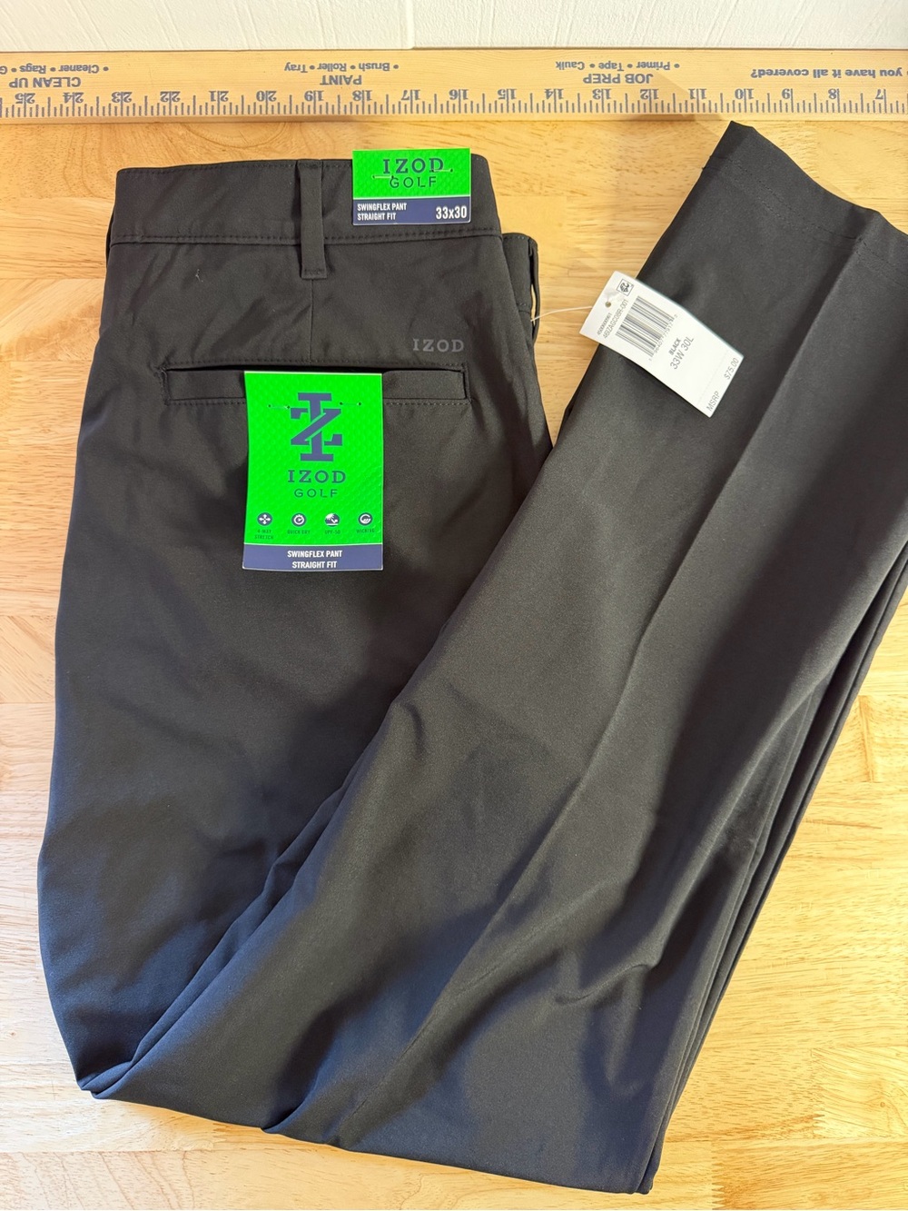 Izod Men's Black Straight Fit Swingflex Pant